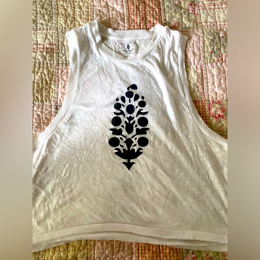 Free People Movement tank. EUC reflective logo on front and back